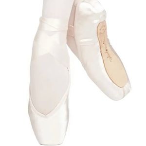 Russian Pointe Encore Pointe Shoes S35, W5, V2, FM